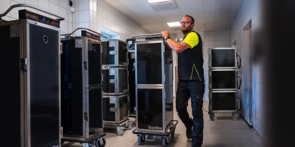 SB_Welfare_ElderlyCare_Cartbox hallway_231221_high_res